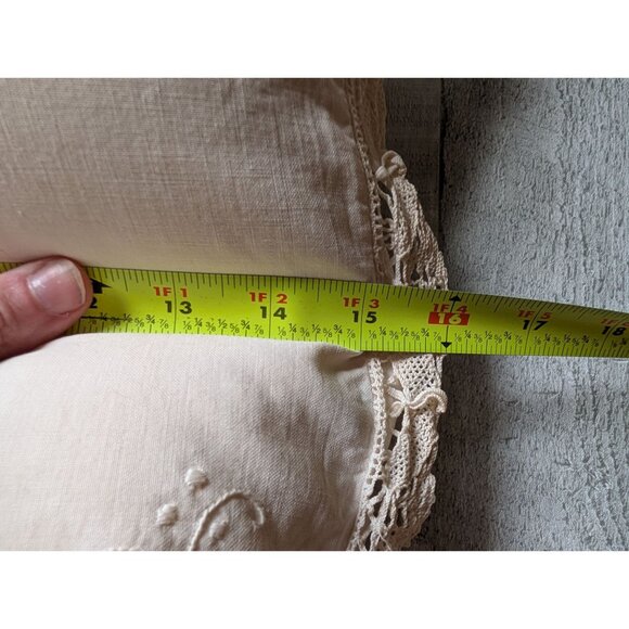 Vintage Ivory Throw Pillow With Embroidered Floral Design Crochet Trim 16"x16" - Picture 7 of 7